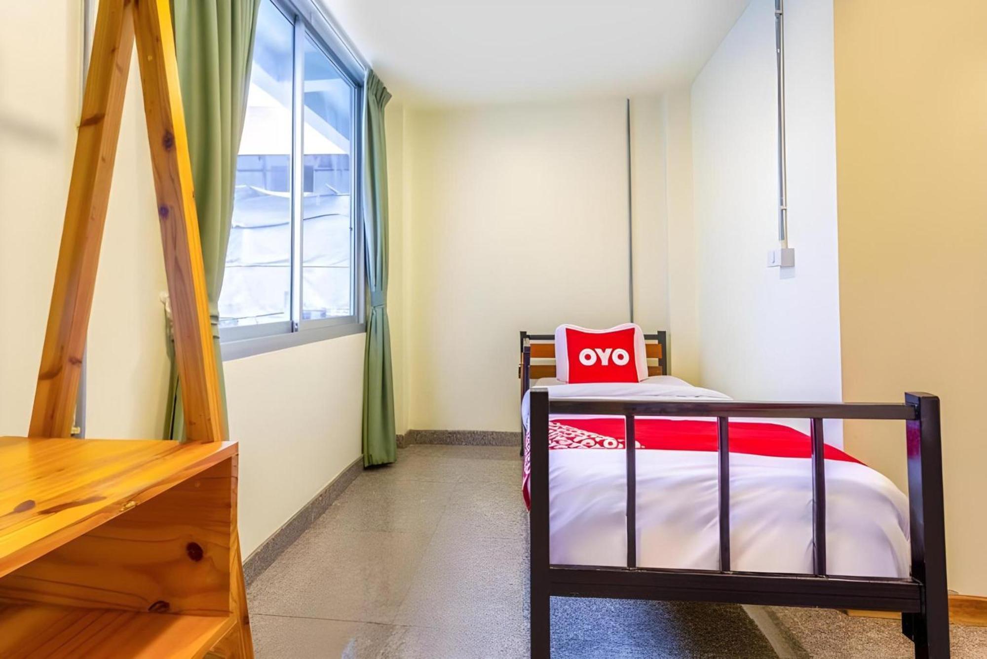 Oyo 928 Leaf Hostel Chiang Mai Eksteriør bilde