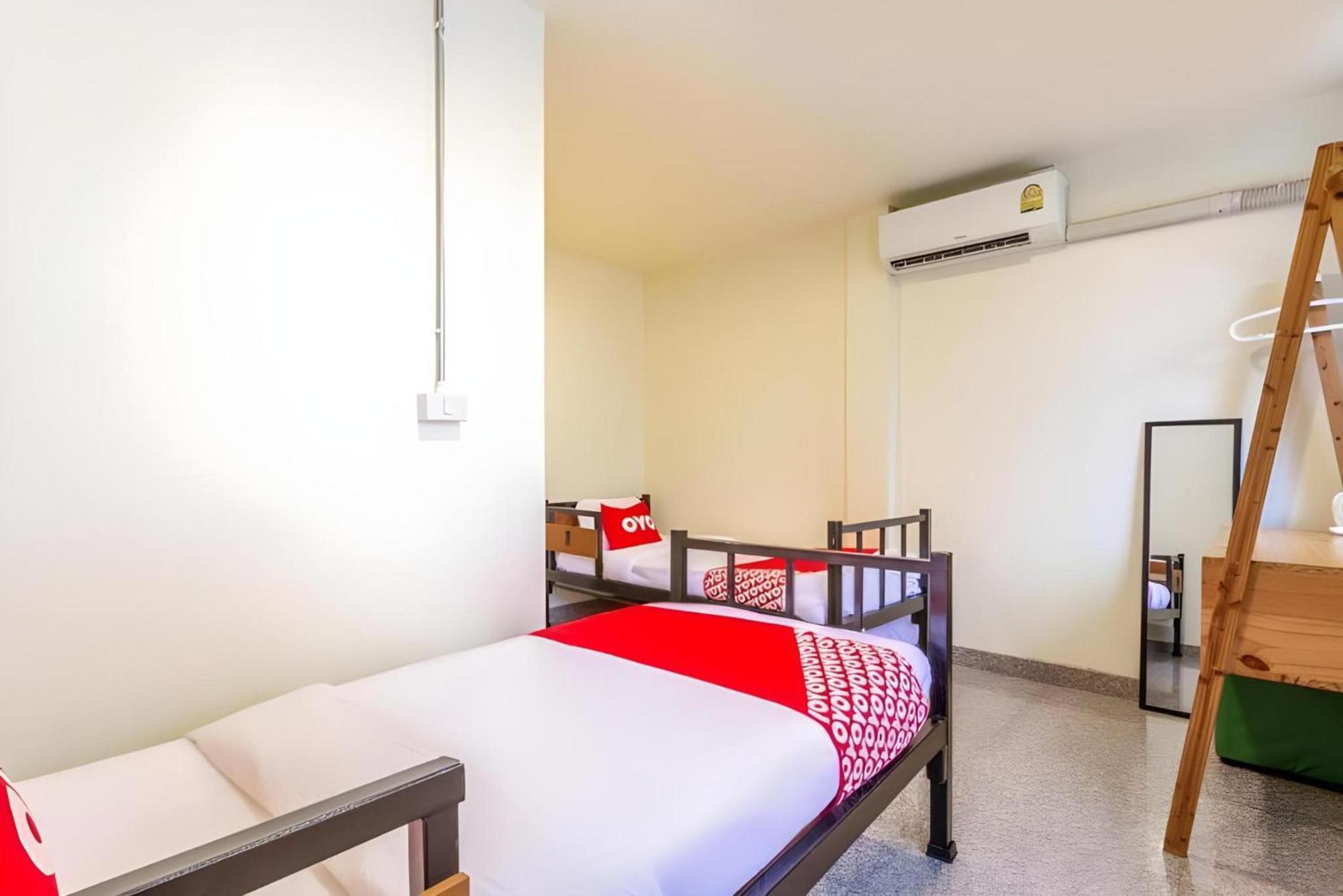 Oyo 928 Leaf Hostel Chiang Mai Eksteriør bilde